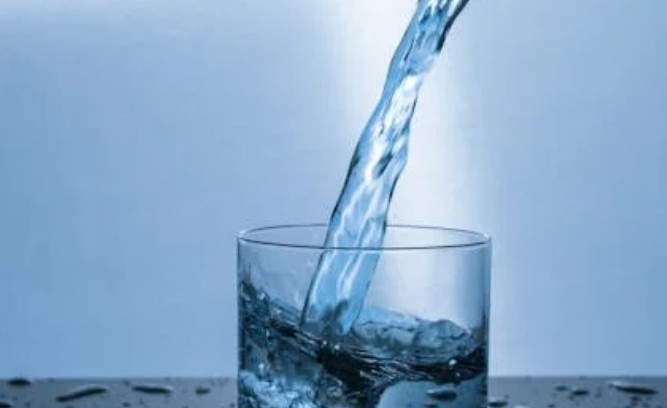 16 symbolic meanings of dreaming of clear water