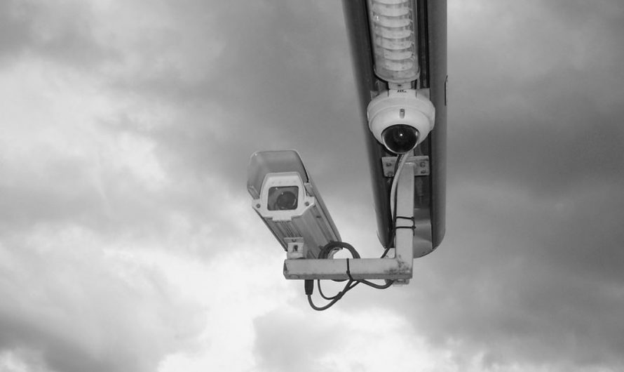 10 symbolic meanings of dreaming of being monitored