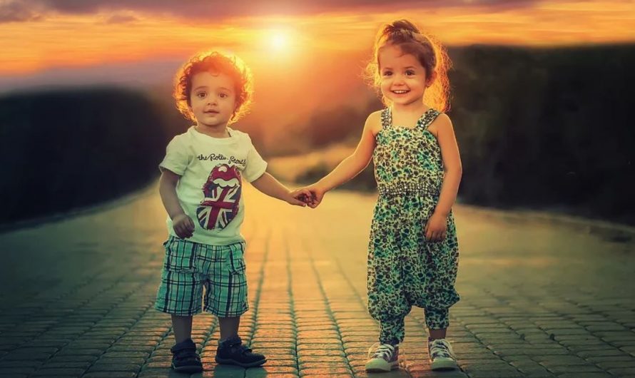 17 Spiritual Meanings of Dreaming of Holding Hands