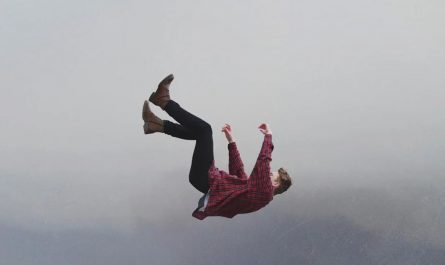 dreaming of falling