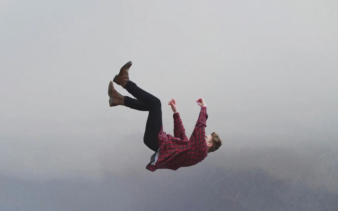 dreaming of falling