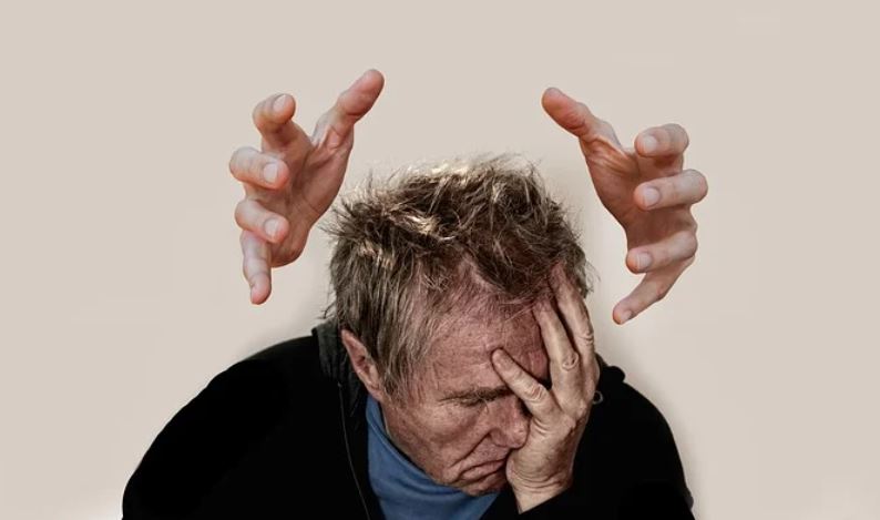11 symbolic meanings of dreaming of a madman