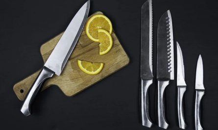 dreaming of knives