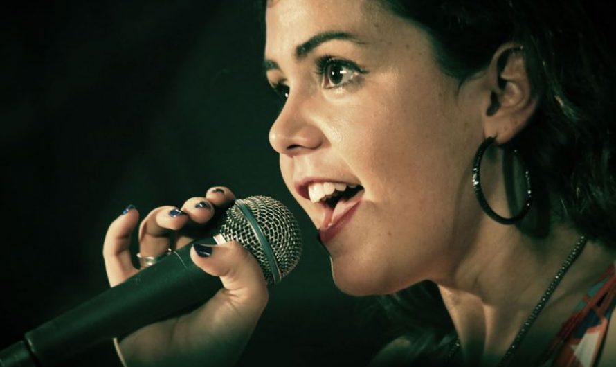 25 Symbolic Meanings of Dreaming of Singing