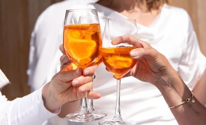 18 symbolic meanings of dreaming of drinking alcohol