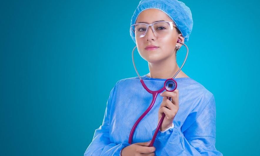 18 Symbolic Meanings of Dreaming of a Doctor