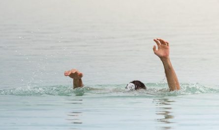 dreaming of drowning