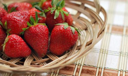18 symbolic meanings of dreaming of strawberries