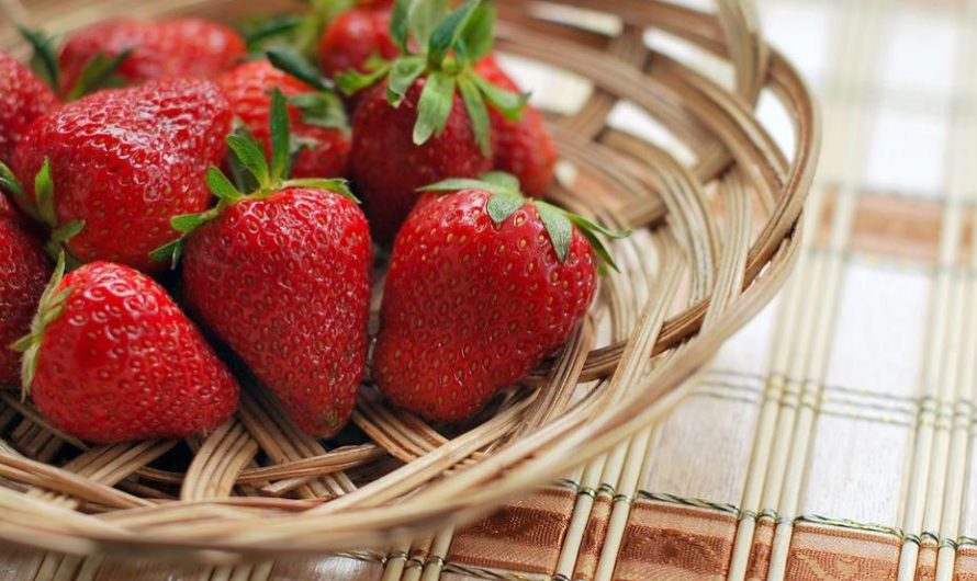 18 symbolic meanings of dreaming of strawberries