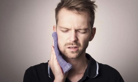 13 symbolic meanings of dreaming of bleeding teeth