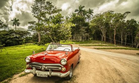 13 symbolic meanings of dreaming of a red car