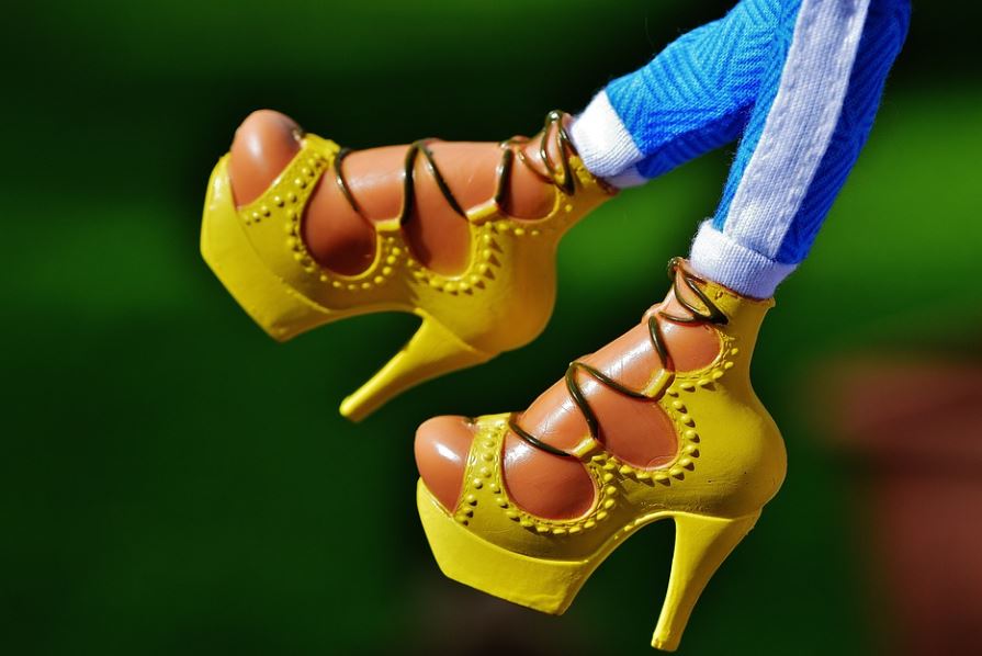 17 symbolic meanings of dreaming of high heels