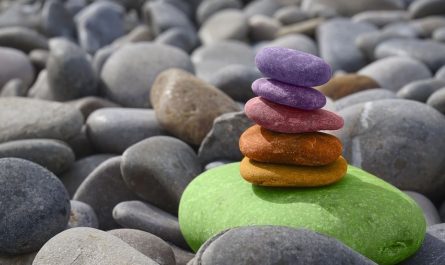 21 symbolic meanings of dreaming of stones