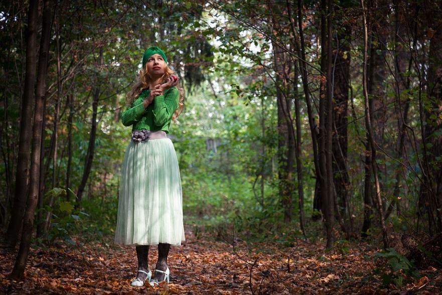 15 Symbolic Meanings of Dreaming of Skirts