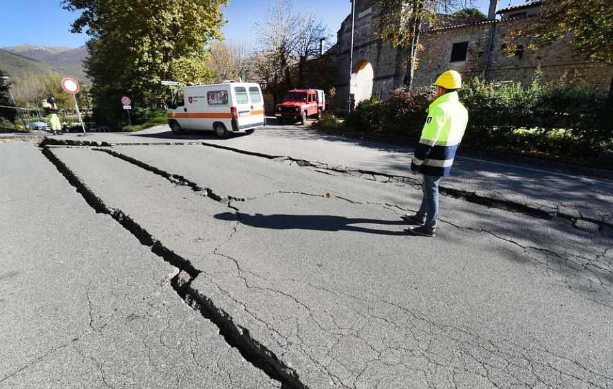 18 symbolic meanings of dreaming of earthquakes