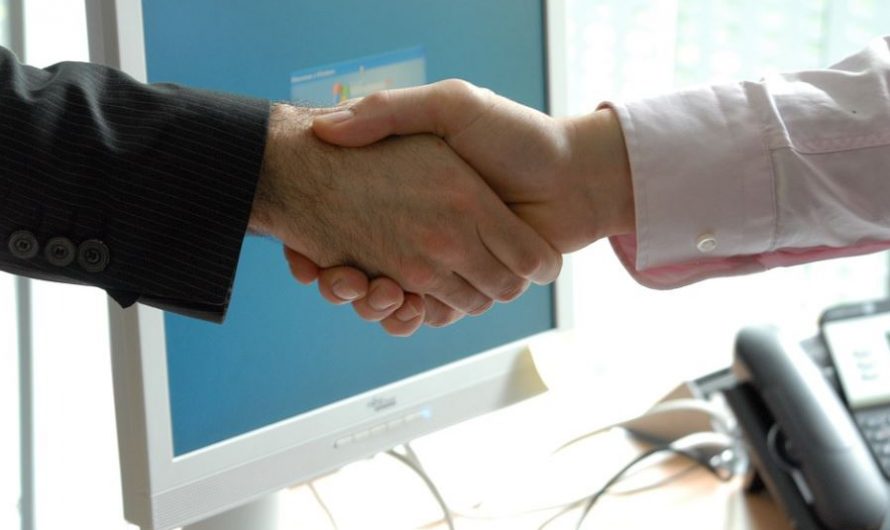 11 symbolic meanings of dreaming of shaking hands