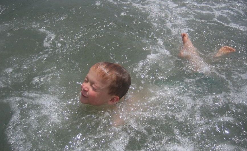 13 symbolic meanings of dreaming of a child drowning