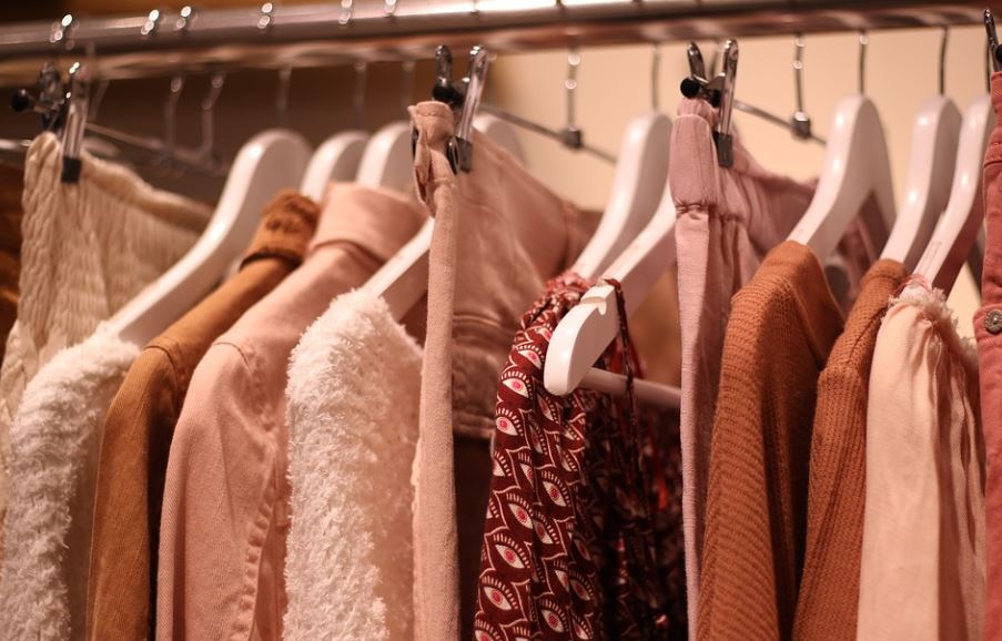 dreaming of clothes hangers