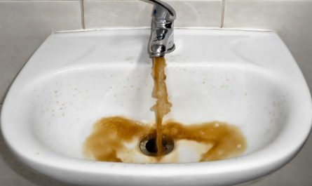 6 symbolic meanings of dreaming of rusty water