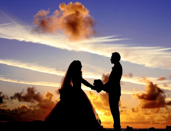 7 Symbolic Meanings of Dreaming of Celebrity Marriage