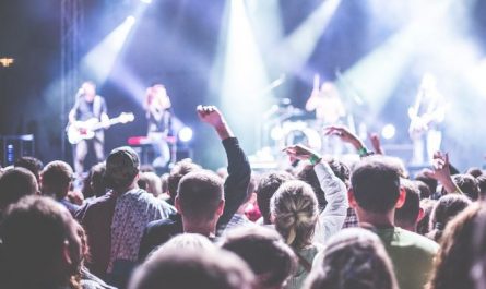 6 symbolic meanings of dreaming about celebrity's family
