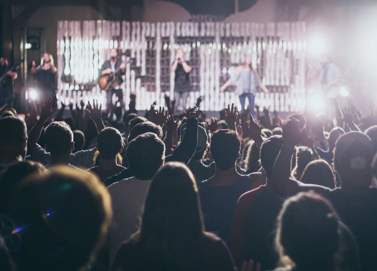 5 symbolic meanings of dreaming of being a celebrity