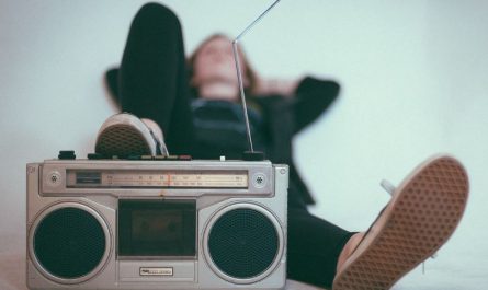 8 Symbolic Meanings of Dreaming of a Radio