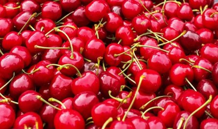 8 symbolic meanings of dreaming of cherries