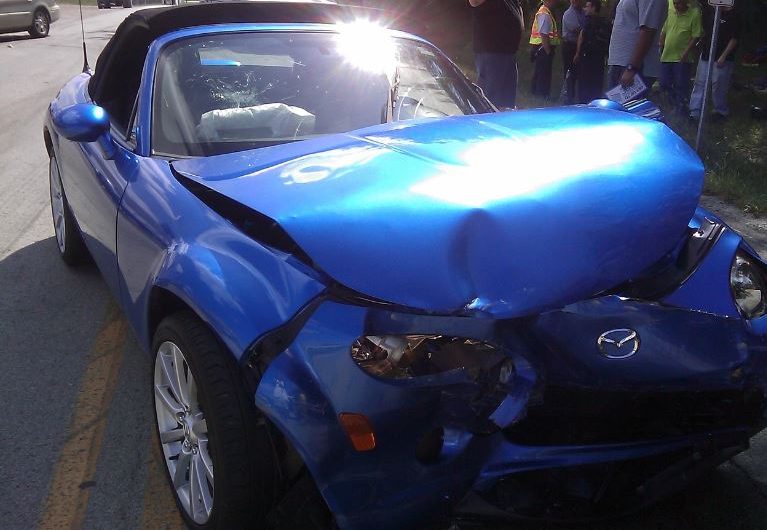 6 symbolic meanings of dreaming of a car falling into water