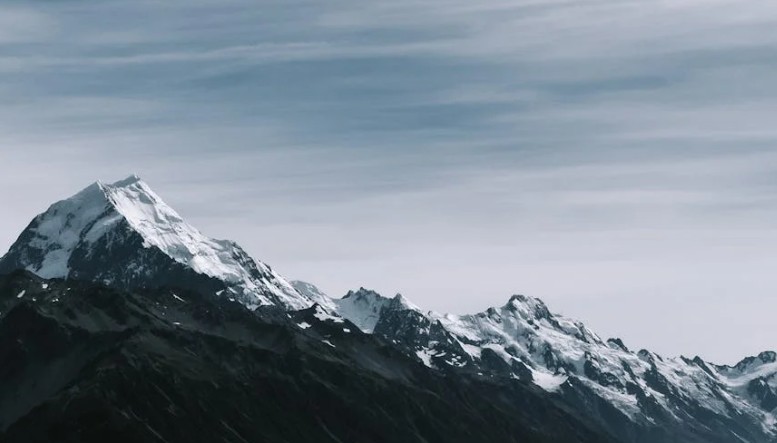 43 symbolic meanings of dreaming of mountains