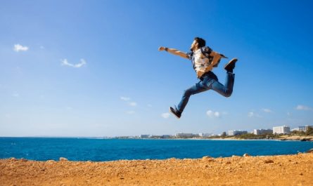20 Symbolic Meanings of Dreaming of Flying