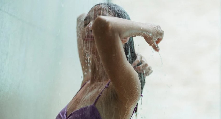 20 symbolic meanings of dreaming of showering