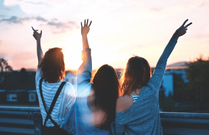 22 symbolic meanings of dreaming of friends