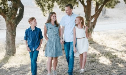 55 symbolic meanings of dreaming about family members