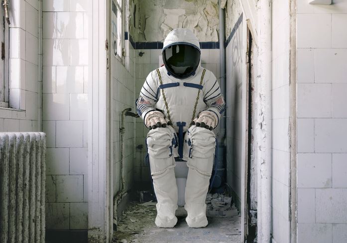 7 symbolic meanings of dreaming of poop