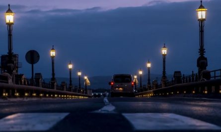 7 symbolic meanings of dreaming of jumping off a car
