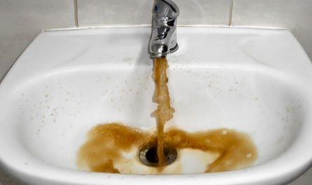 7 symbolic meanings of dreaming of excrement