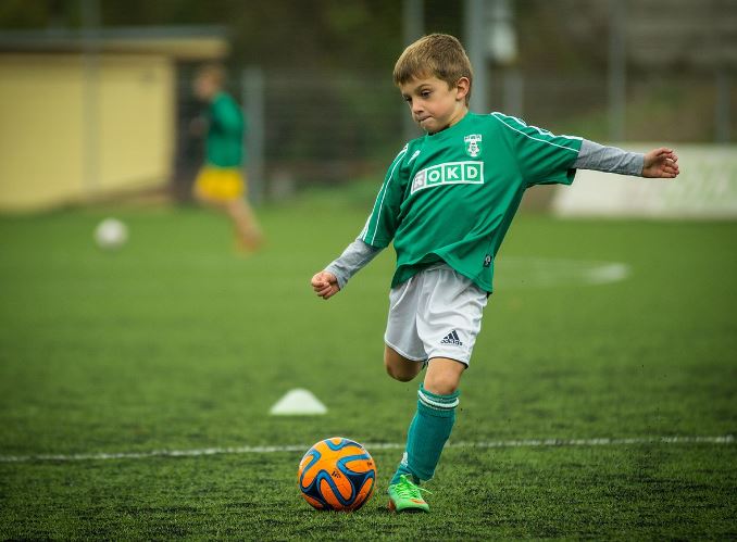 7 Symbolic Meanings of Dreaming of Playing Football