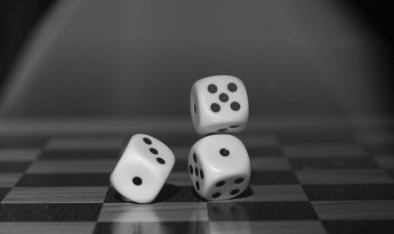 6 symbolic meanings of dreaming of dice