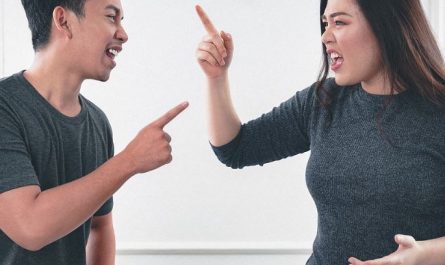 6 symbolic meanings of dreaming of divorce from husband