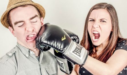 6 Symbolic Meanings of Dreaming of Fighting with Husband