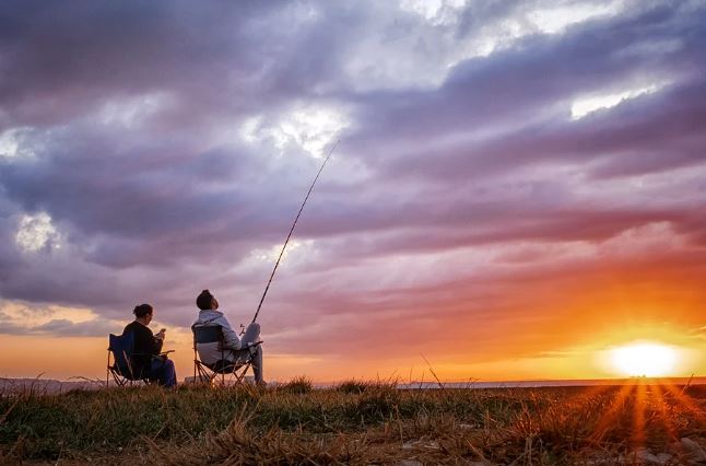 7 symbolic meanings of dreaming of catching fish