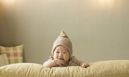 6 symbolic meanings of dreaming of a baby walking