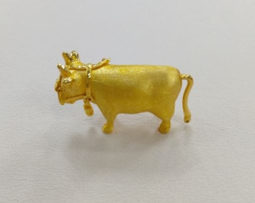 7 symbolic meanings of dreaming of a golden calf