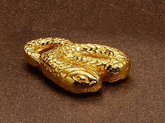 6 symbolic meanings of dreaming of a golden snake