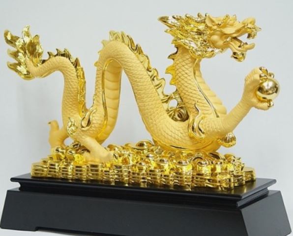 6 symbolic meanings of dreaming of a golden dragon