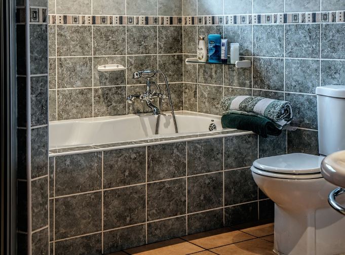 6 Symbolic Meanings of Dreaming of Finding a Toilet