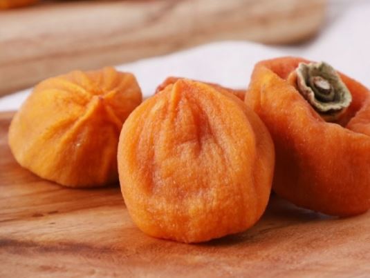 6 symbolic meanings of dreaming of persimmons