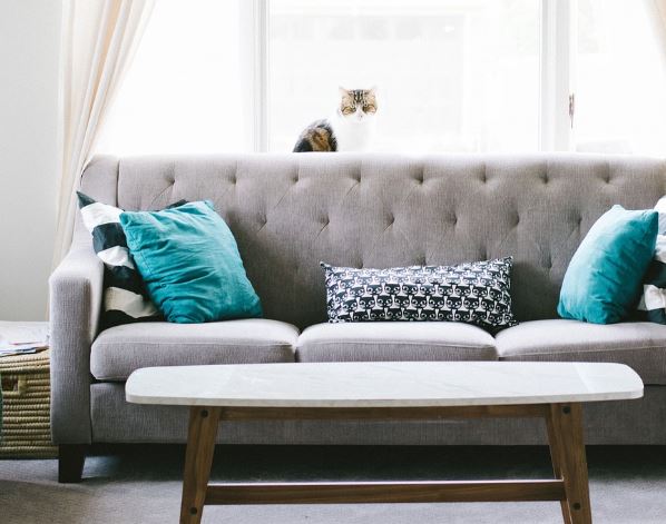 5 symbolic meanings of dreaming about furniture