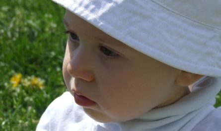 5 symbolic meanings of dreaming of a white hat